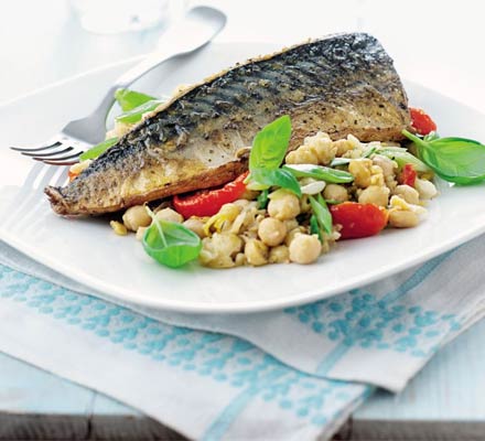 Basil & lemon chickpeas with mackerel