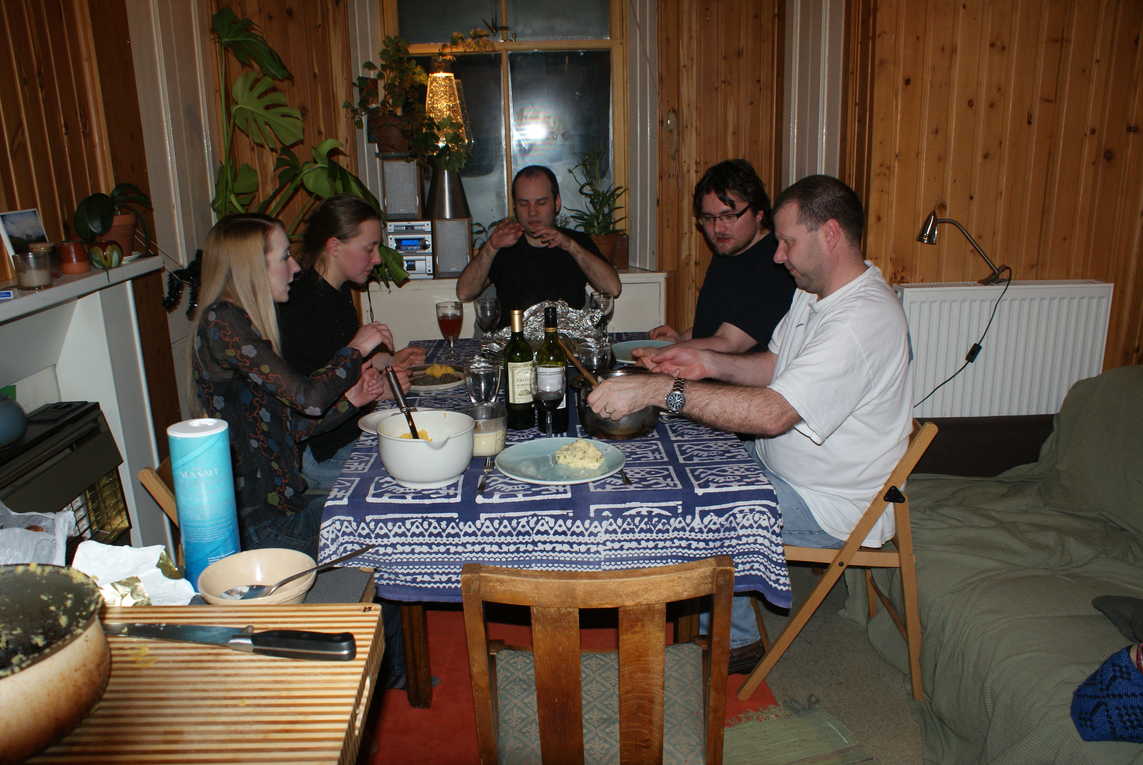 Watch in amazement as Alex performs the ceremonial resurrection of the Haggis Haggis Dinner