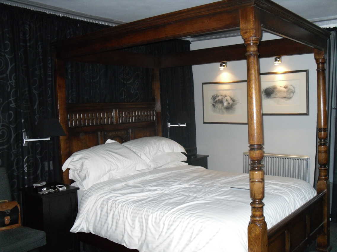 Four Poster Bed