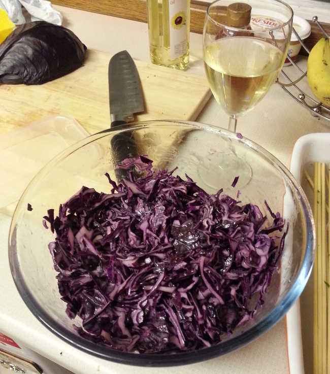 Red cabbage salad