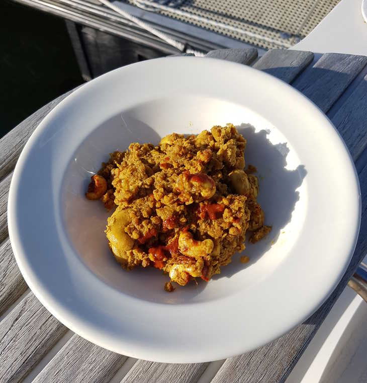 Buckwheat and Cashew curry with coconut cream