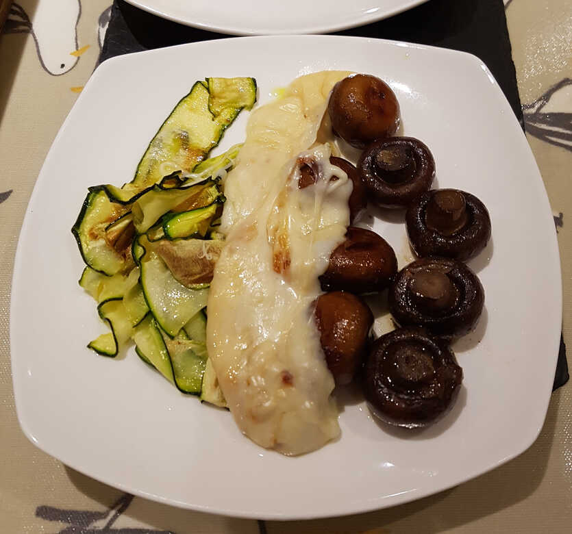 Pan-Melted Scamorza with Fried Courgette Strips and Buttered Button Mushrooms