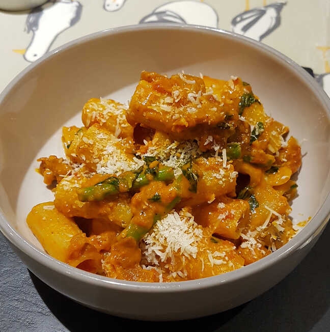 Rigatoni alla Zozzona. With added asparagus. The messy slut!