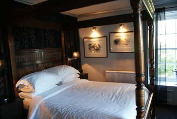 Four-poster bed